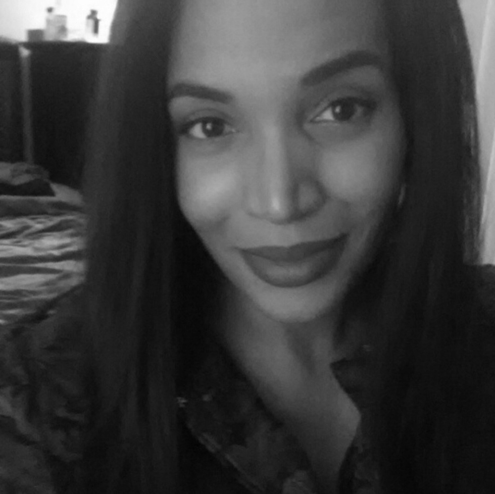 Meet your Posher, Aloura